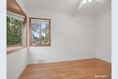 100 Lakeshore Terrace, Bridgeport, CT 06606 - Photo 30
