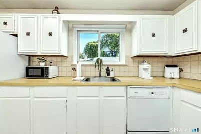 31 Ameridge Drive #31, Bridgeport, CT 06606 - Photo 16