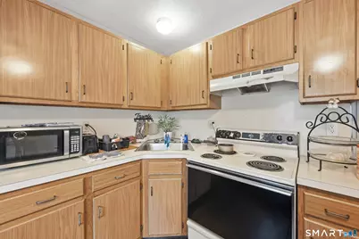 379 Perkins Avenue, Waterbury, CT 06704 - Photo 10