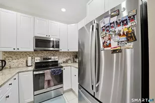 2435 Bedford St, Stamford, CT 06905 - Photo 10