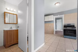 66 Standish St, Hartford, CT 06114 - Photo 16