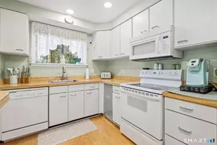 373 Trailsend Dr, Torrington, CT 06790 - Photo 16