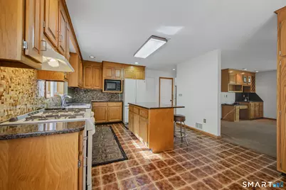 547 Simsbury Road, Bloomfield, CT 06002 - Photo 6