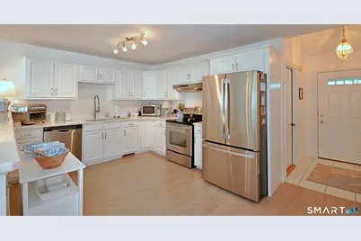 44 Elizabeth Circle #44, Newtown, CT 06482 - Photo 4