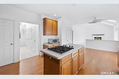 6 Ashley Court, Danbury, CT 06810 - Photo 10