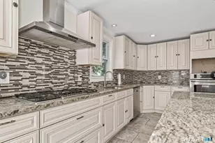 145 Dewey St, Stratford, CT 06615 - Photo 16