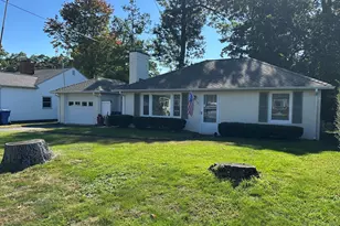 39 Grove Rd, Cromwell, CT 06416 - Photo 2