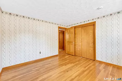 27 Queen Street, Enfield, CT 06082 - Photo 18
