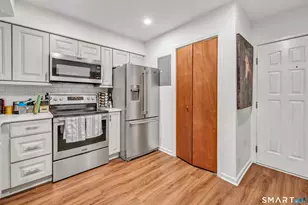 25 Grand St, Norwalk, CT 06851 - Photo 2