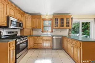 73 Folly Brook Ln, Manchester, CT 06040 - Photo 8