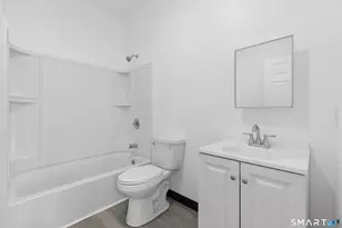 654 Park St, Hartford, CT 06106 - Photo 8