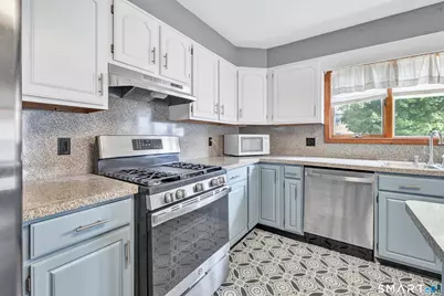 72 Bennett Avenue, Waterbury, CT 06708 - Photo 18