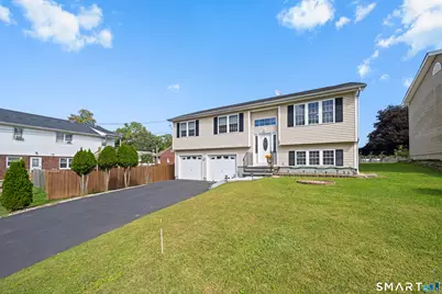 162 Hillcrest Avenue, Waterbury, CT 06705 - Photo 2
