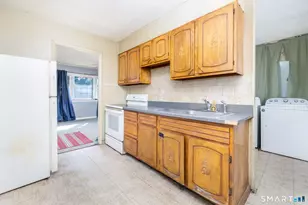 16 Walnut Cir, Windsor Locks, CT 06096 - Photo 14