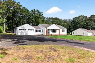 527 Clintonville Rd, North Haven, CT 06473 - Photo 2