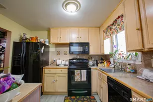 25 Padanaram Rd, Danbury, CT 06811 - Photo 4