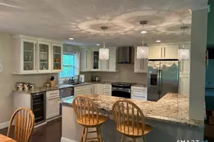 549 W Woods Rd, Hamden, CT 06518 - Photo 10