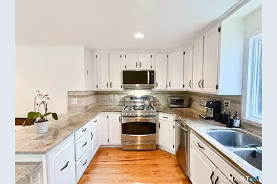 65 Lockwood Lane, Greenwich, CT 06870 - Photo 6