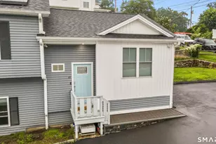 65 Sterling St, Fairfield, CT 06825 - Photo 2