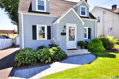 19 Fennbrook Road, West Hartford, CT 06119 - Photo 2