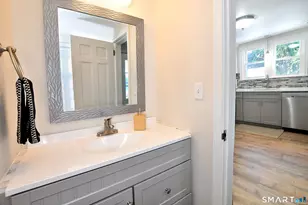 19 Fennbrook Rd, West Hartford, CT 06119 - Photo 16