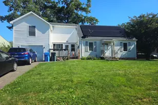 160 Stonecrest Dr, Bristol, CT 06010 - Photo 2