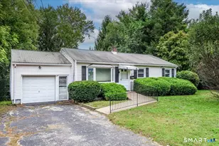 25 Meadowbrook Rd, Danbury, CT 06811 - Photo 2