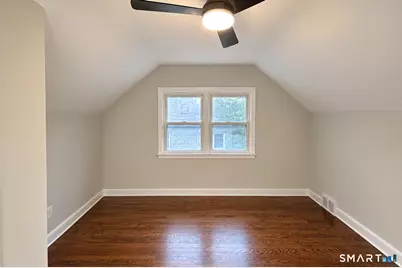347 Goldenrod Avenue, Bridgeport, CT 06606 - Photo 12