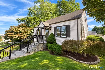 347 Goldenrod Avenue, Bridgeport, CT 06606 - Photo 14