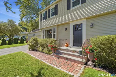 5 Dominique Lane, Simsbury, CT 06070 - Photo 2