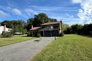 204 Willowcrest Dr, Windsor, CT 06095 - Photo 2