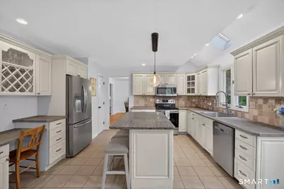 44 Coventry Way, Guilford, CT 06437 - Photo 4