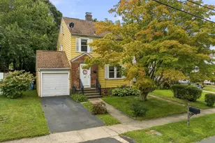 12 W Helen St, Hamden, CT 06514 - Photo 2