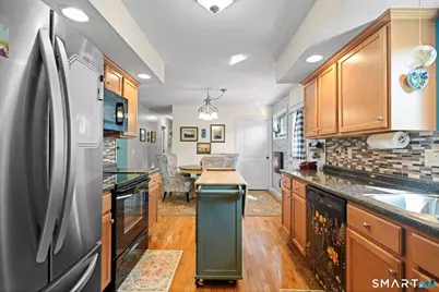 61 South Street, Windsor Locks, CT 06096 - Photo 12