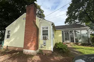 33 Howard Ave, Middletown, CT 06457 - Photo 2