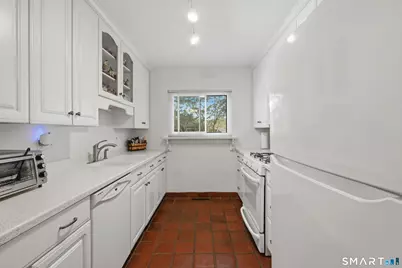 30 Stonegate Circle #F, Branford, CT 06405 - Photo 6