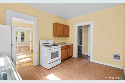 855 Woodward Avenue #1st Flr, New Haven, CT 06512 - Photo 4