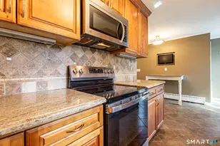 95 Oakdale St, Wethersfield, CT 06109 - Photo 12