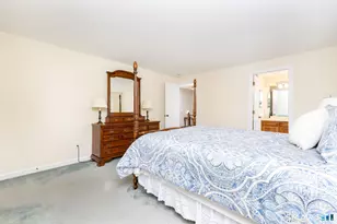 160 McIntosh Dr, Bristol, CT 06010 - Photo 8