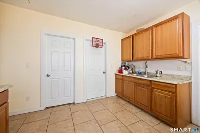101 Dikeman Street, Waterbury, CT 06704 - Photo 8