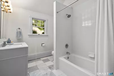 56 Knickerbocker Avenue, Stamford, CT 06907 - Photo 18