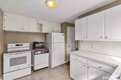110 Randal Avenue, West Hartford, CT 06110 - Photo 12