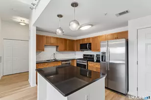 35 W Broad St, Stamford, CT 06902 - Photo 4