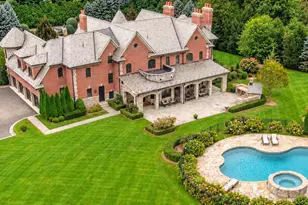 1 Loch Ln, Greenwich, CT 06830 - Photo 4