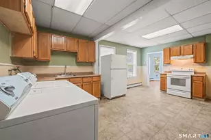 160 Edson Ave, Waterbury, CT 06705 - Photo 8