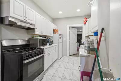 24 Park Terrace, Hartford, CT 06106 - Photo 10