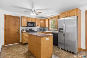 61 University Ave, East Hartford, CT 06108 - Photo 22
