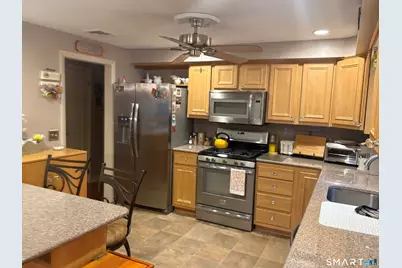 4 Dempsey Court, Ansonia, CT 06401 - Photo 8