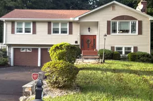 4 Dempsey Ct, Ansonia, CT 06401 - Photo 4