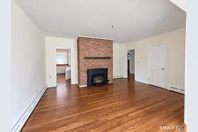 112 Ochsner Place, Bridgeport, CT 06606 - Photo 6